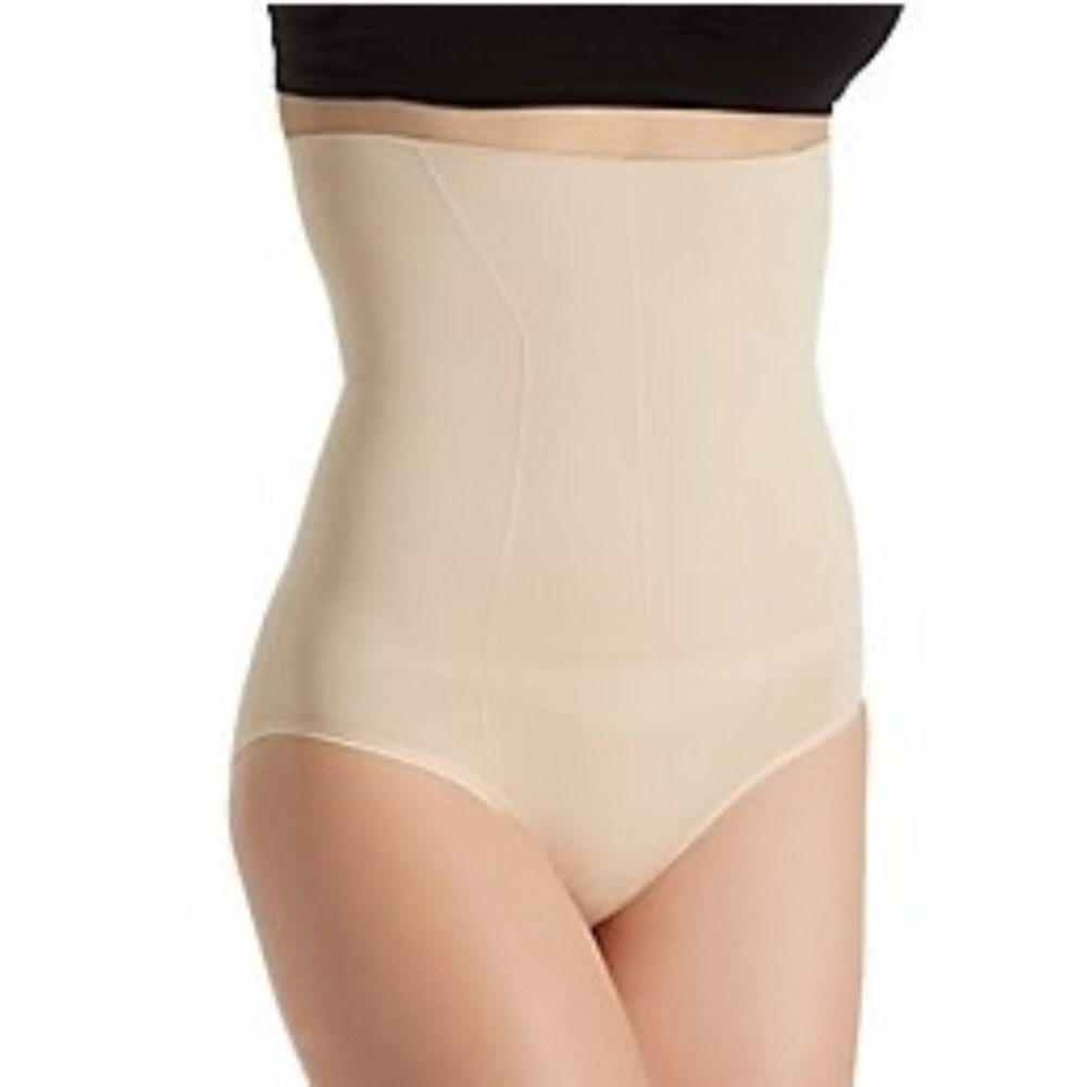 NWPT ASSETS S Red Hot Label Spanx FS4115 Flat Out Flawless Hi-Waist Brief 113192